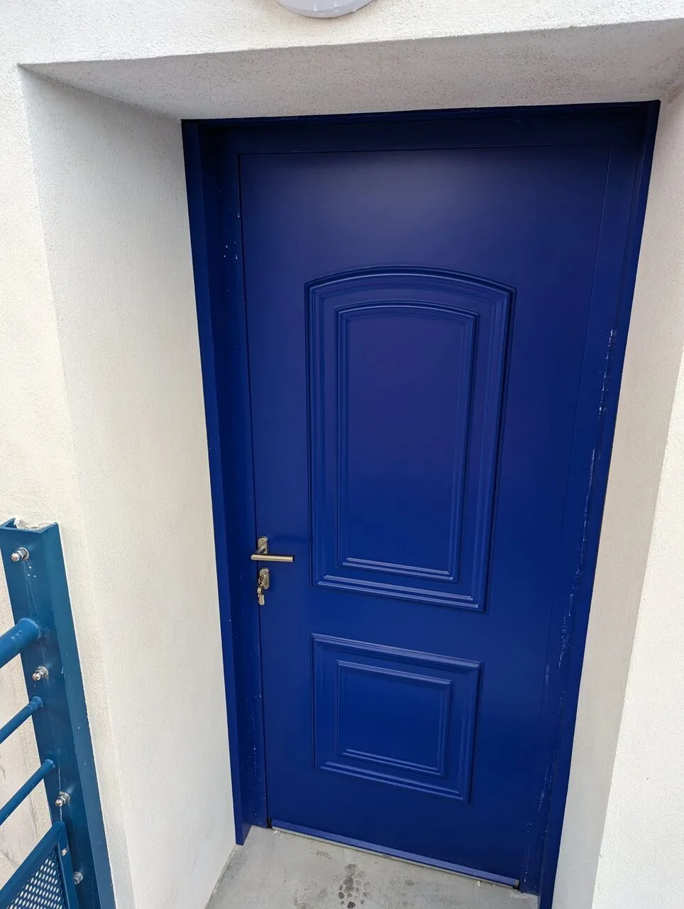 Avant-intervention sur portée d'entrée de maison.