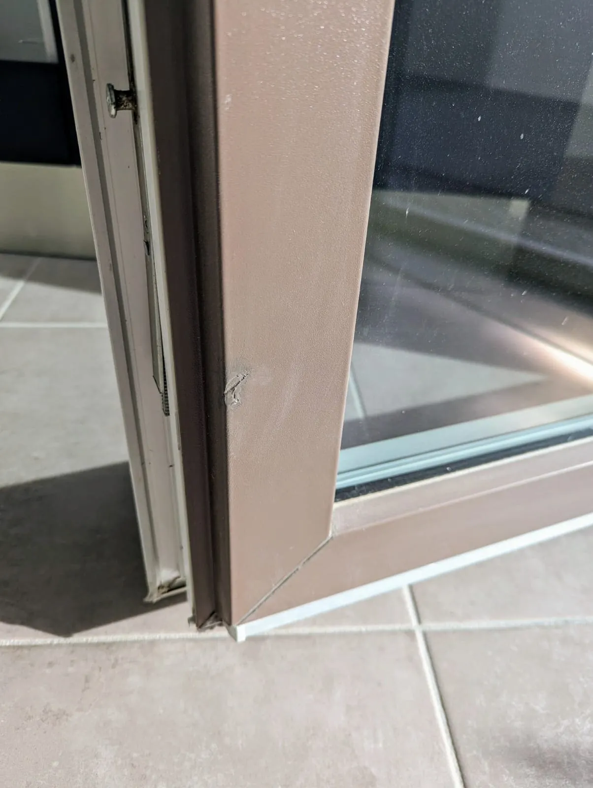 Avant-intervention sur portée vitrée.
